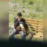 шу бола кизин микрофонина ырлотип атади